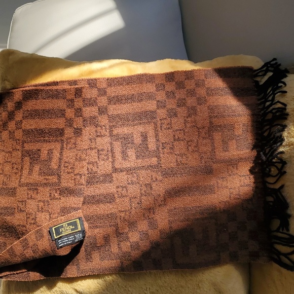 FENDI VINTAGE WOOL SCARF - Picture 3 of 6